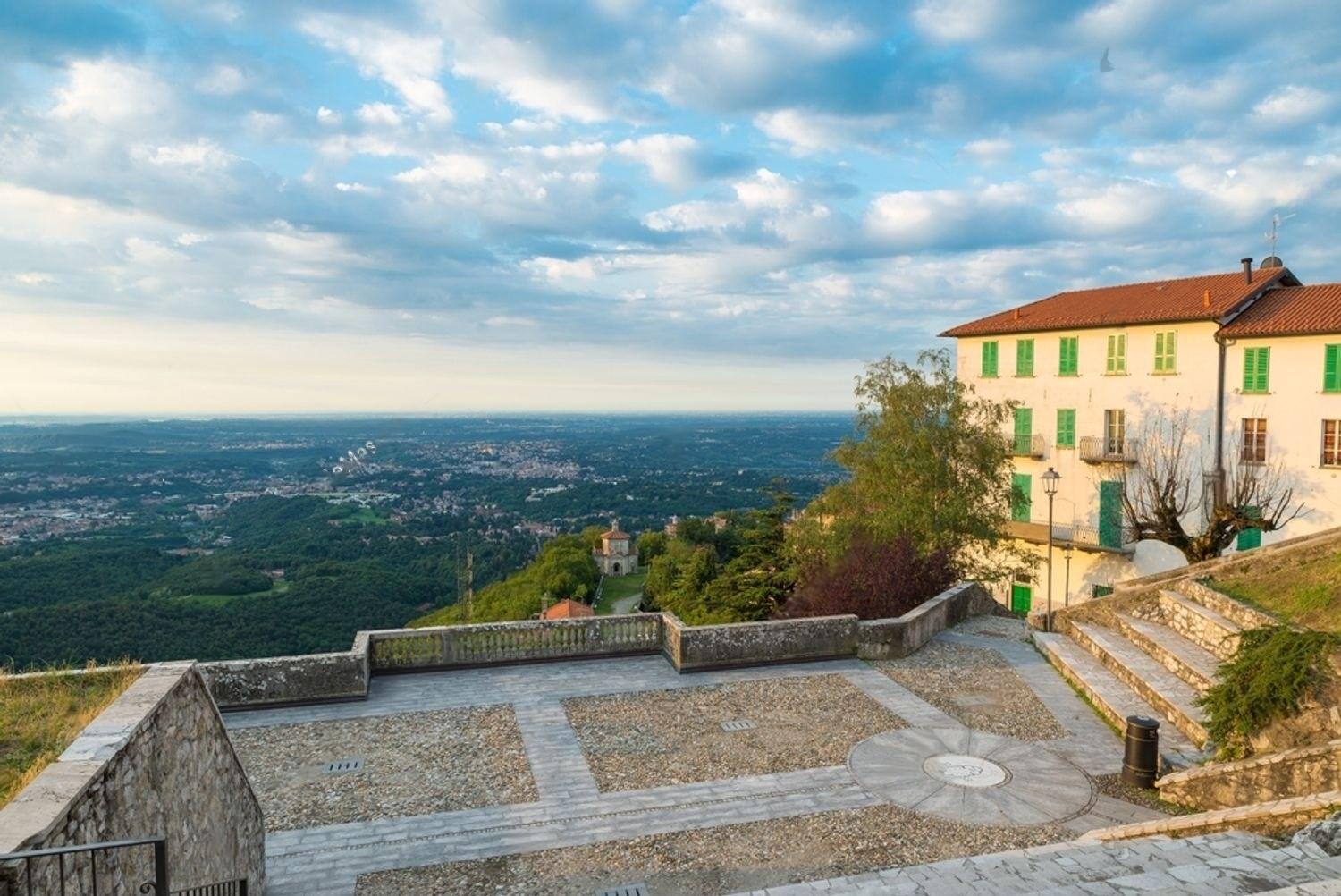 La Terrazza - Very Quiet - Free Park - 3 Min From Varese Center And Lake - Air Conditioning - Cycling Friendly المظهر الخارجي الصورة