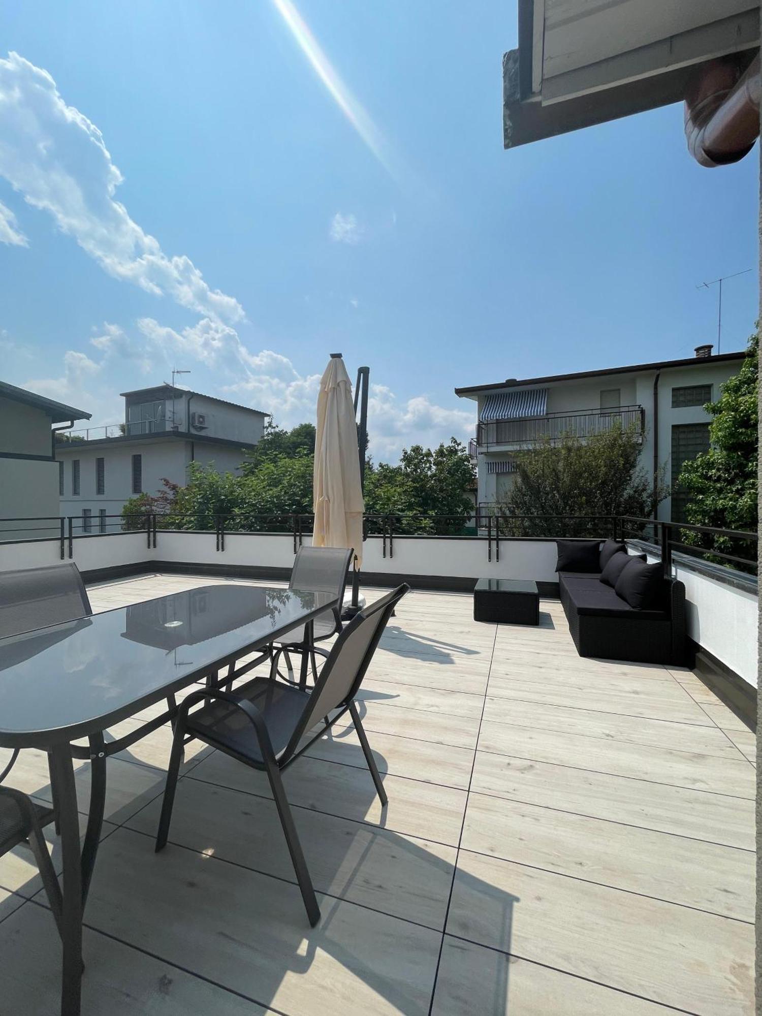 La Terrazza - Very Quiet - Free Park - 3 Min From Varese Center And Lake - Air Conditioning - Cycling Friendly المظهر الخارجي الصورة