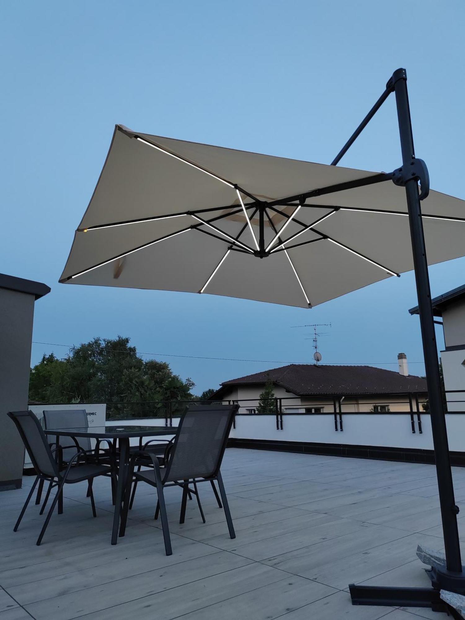 La Terrazza - Very Quiet - Free Park - 3 Min From Varese Center And Lake - Air Conditioning - Cycling Friendly المظهر الخارجي الصورة